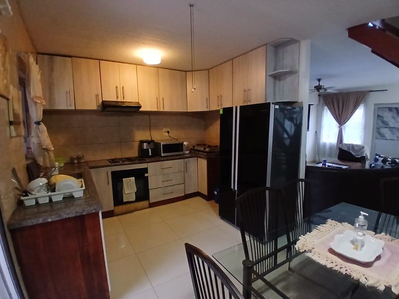 2 Bedroom, 1 Bathroom Duplex Apartment For Sale In Pinetown Central - Photo 3