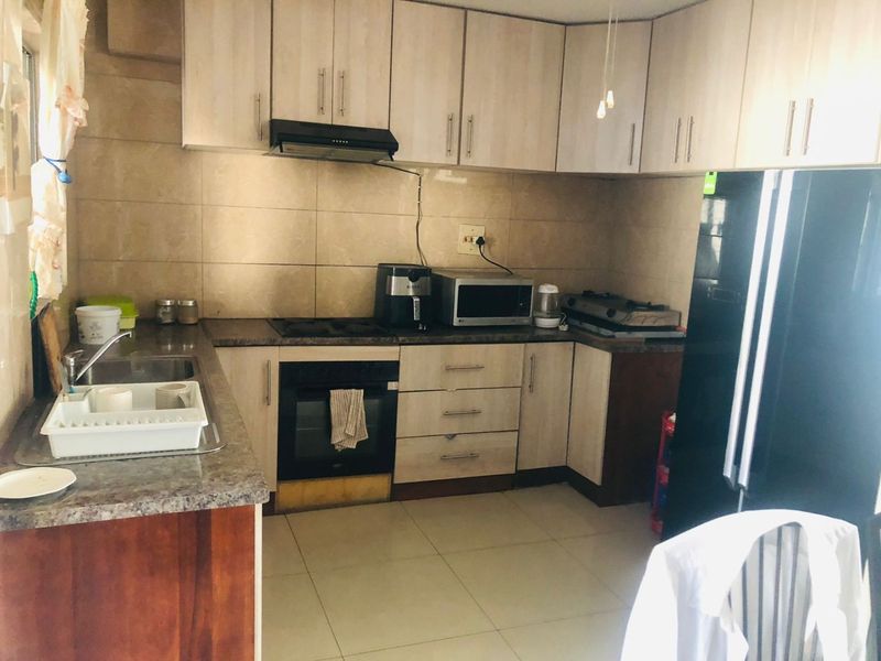2 Bedroom, 1 Bathroom Duplex Apartment For Sale In Pinetown Central - Photo 1