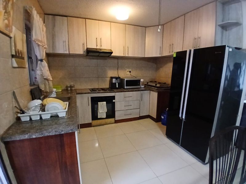 2 Bedroom, 1 Bathroom Duplex Apartment For Sale In Pinetown Central - Photo 2