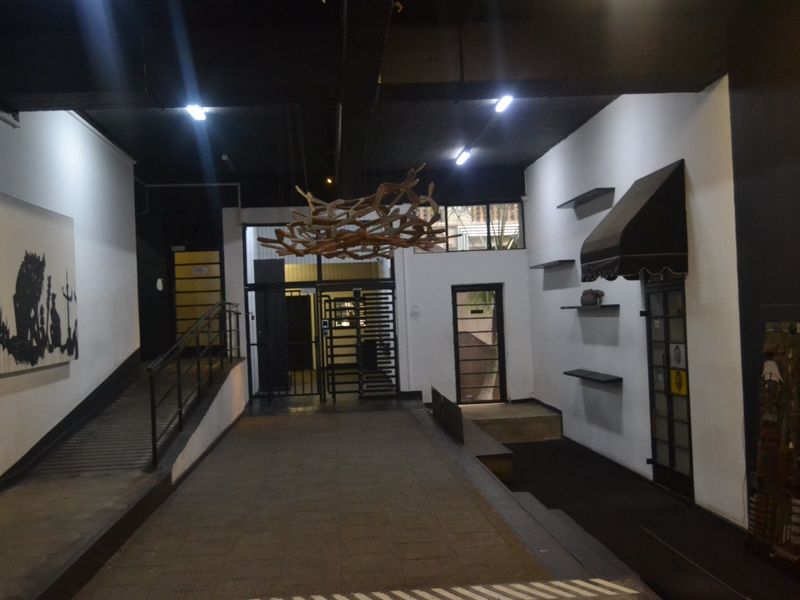 Neat Bachelor Apartment for sale Maboneng - Photo 1