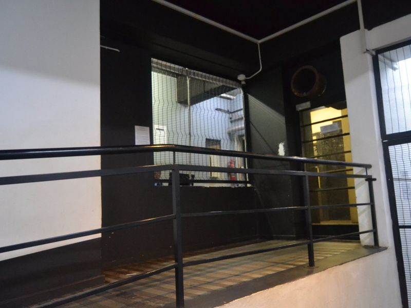 Neat Bachelor Apartment for sale Maboneng - Photo 3