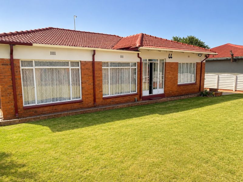 Charming Brakpan Home with Flatlet and more - Photo 1
