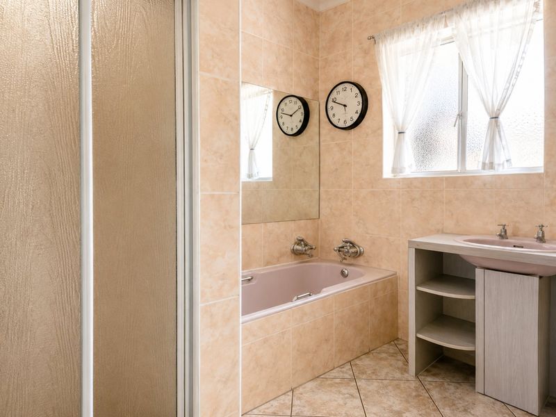 Charming Brakpan Home with Flatlet and more - Photo 10