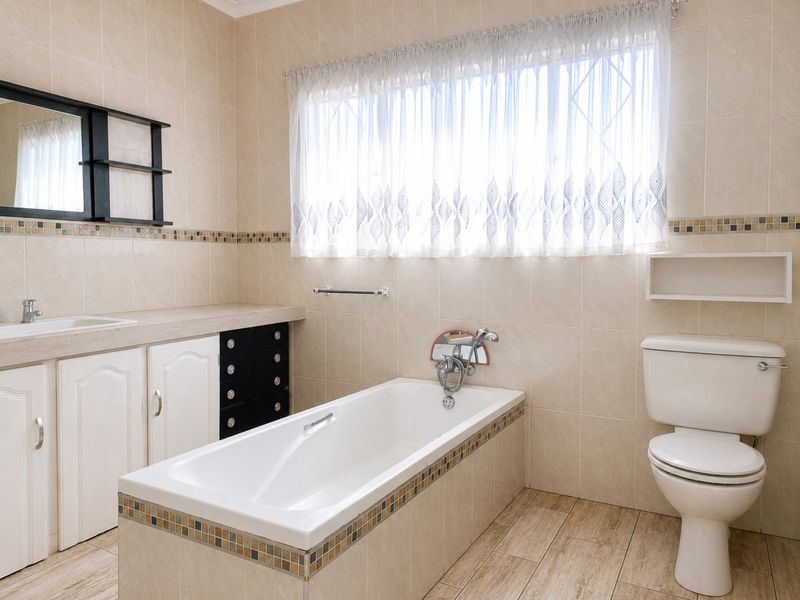 Charming Brakpan Home with Flatlet and more - Photo 8