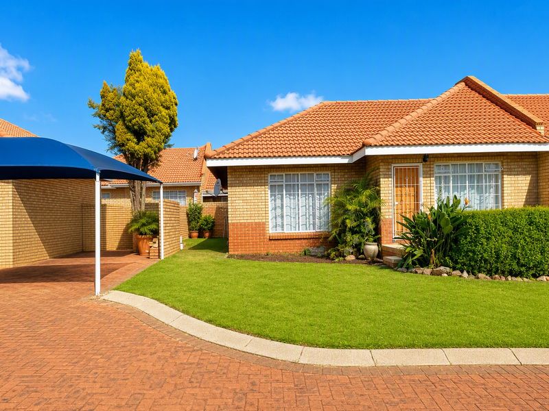 Charming 2-Bedroom Home in a Secure & Peaceful Setting - Photo 2