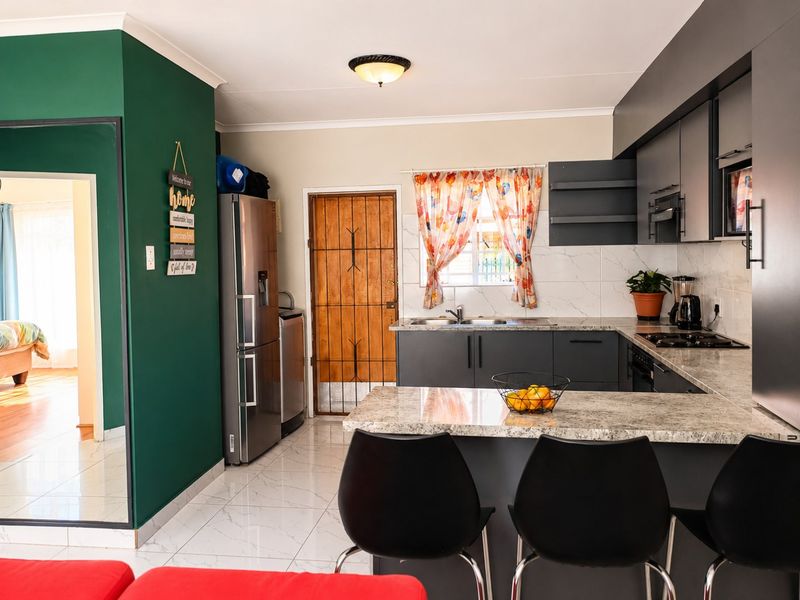Charming 2-Bedroom Home in a Secure & Peaceful Setting - Photo 6