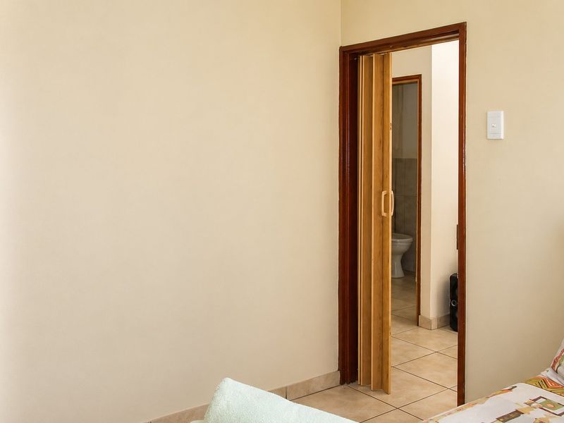 Convenient Family Living in the Heart of Jabulani, Soweto - Photo 10