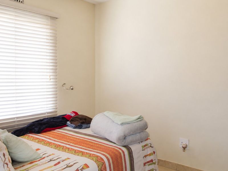 Convenient Family Living in the Heart of Jabulani, Soweto - Photo 9