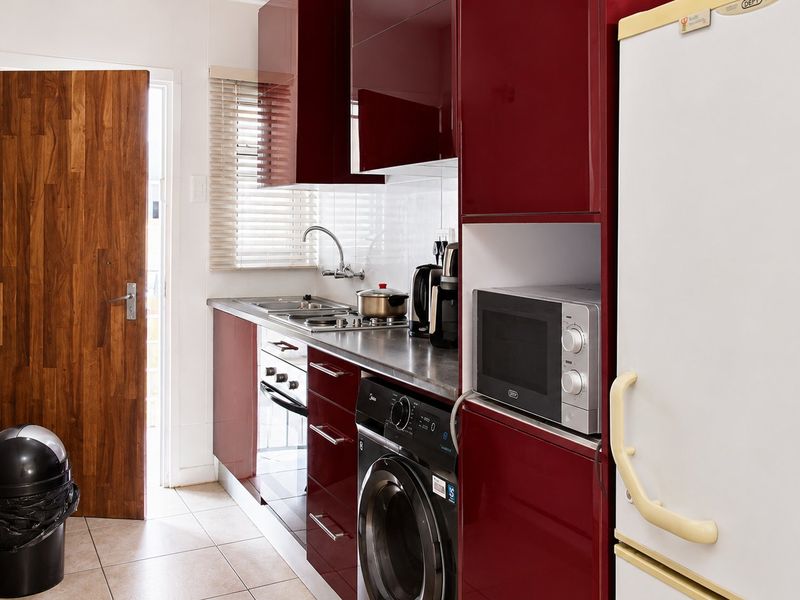 Convenient Family Living in the Heart of Jabulani, Soweto - Photo 4