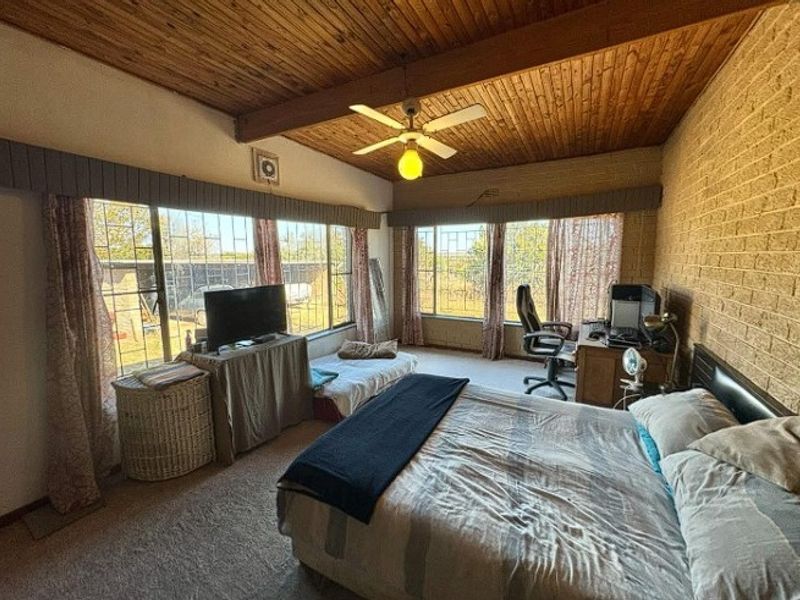 Exceptional Big 5 Bushveld Campsite & Lodge for Sale - Photo 10