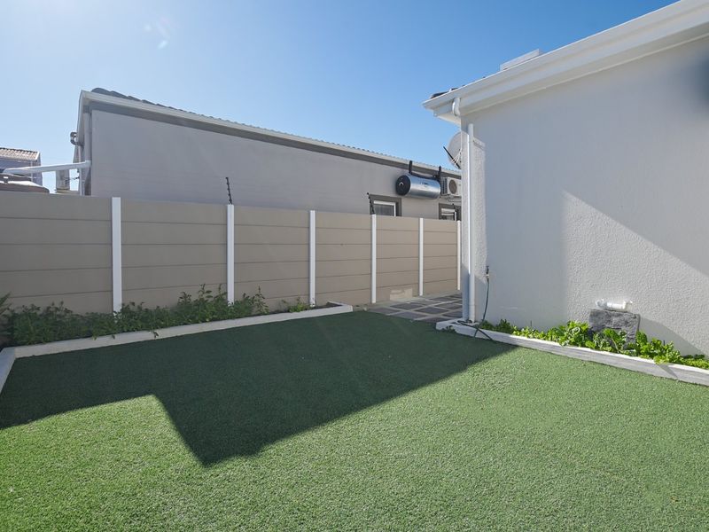 Pristine home with modern finishes - Photo 3