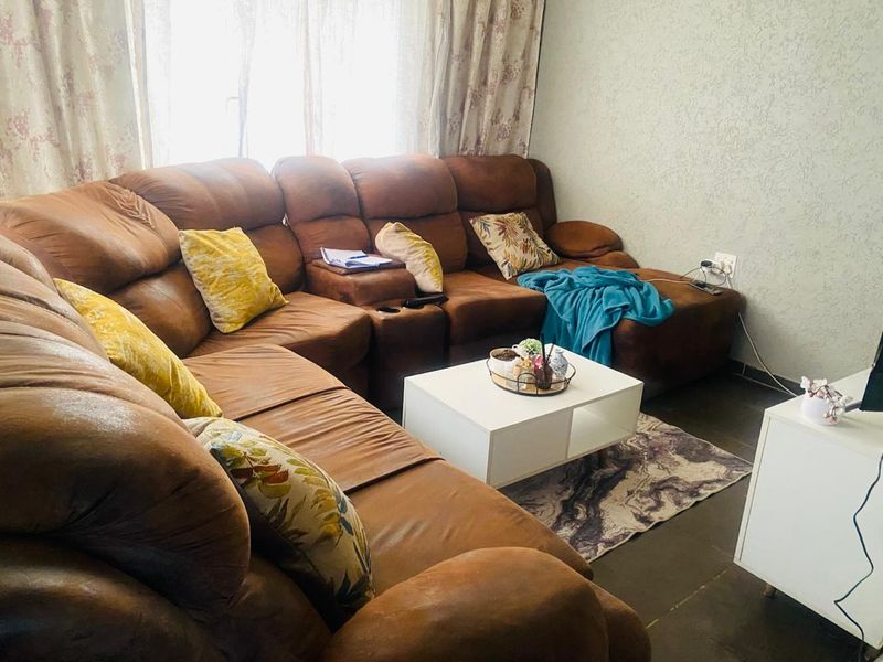 3 Bed 2bath  in Clayville for sale - Photo 3