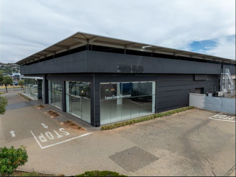 Prime Commercial Showroom & Workshop Opportunity – Monument Commercial Centre, Roodepoort - Photo 5