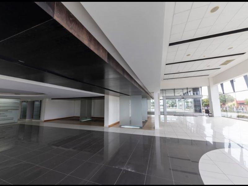 Prime Commercial Showroom & Workshop Opportunity – Monument Commercial Centre, Roodepoort - Photo 9