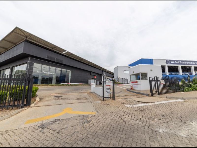 Prime Commercial Showroom & Workshop Opportunity – Monument Commercial Centre, Roodepoort - Photo 3