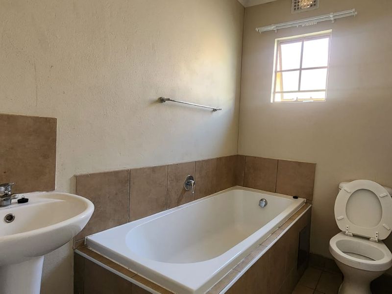 3 bedroom house for sale in Alberton - Photo 8