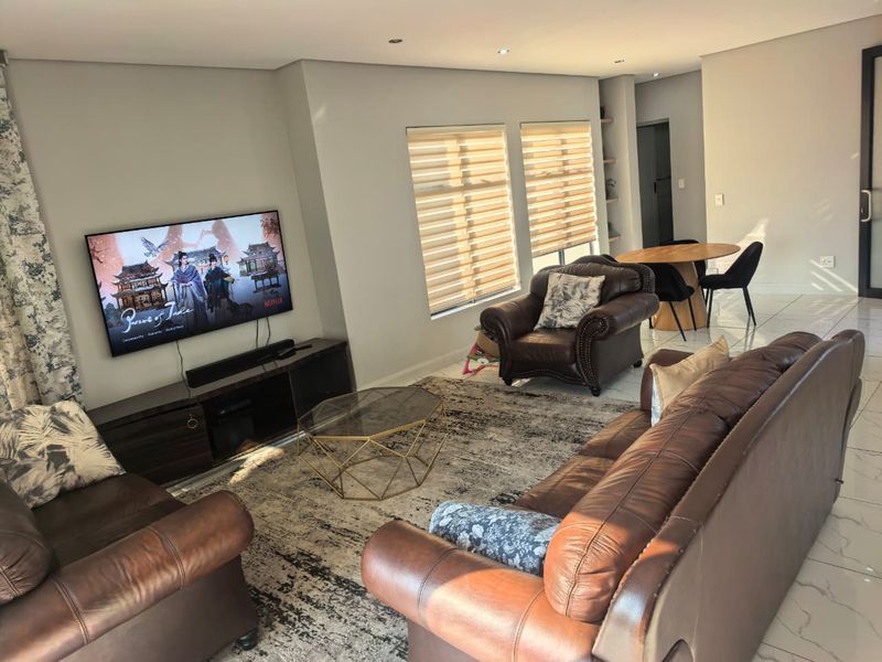 RESORT-STYLE 4 BEDROOM HOME WITH POOL AND BOMA - Photo 8