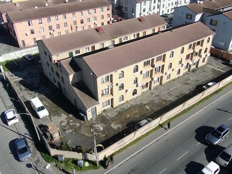 2 Bedroom Apartment for sale in Grassy park - Photo 5