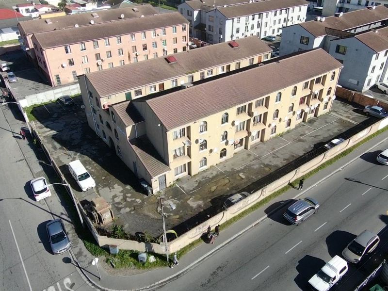 2 Bedroom Apartment for sale in Grassy park - Photo 1