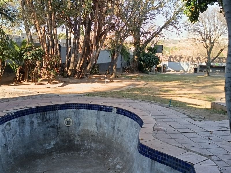 Prime Business Property with Spacious Family Home for sale  - Photo 3