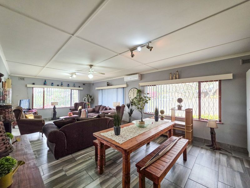 Two Dwellings On One Property With Sea Views - Photo 8