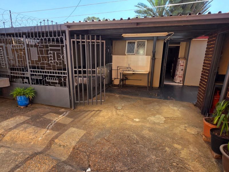 BARGAIN PROPERTY WITH INVESTMENT VALUE - Photo 3