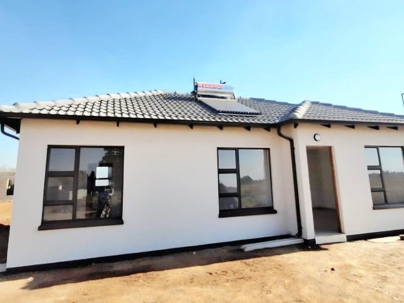 Brand-new full title home, Secure estate living at Willow Estate - Photo 10