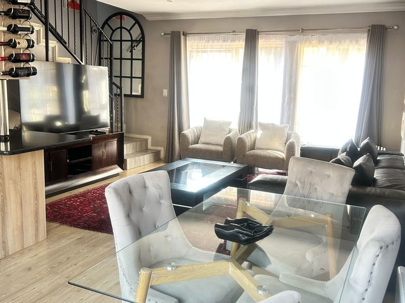 Modern Duplex Living - Photo 7
