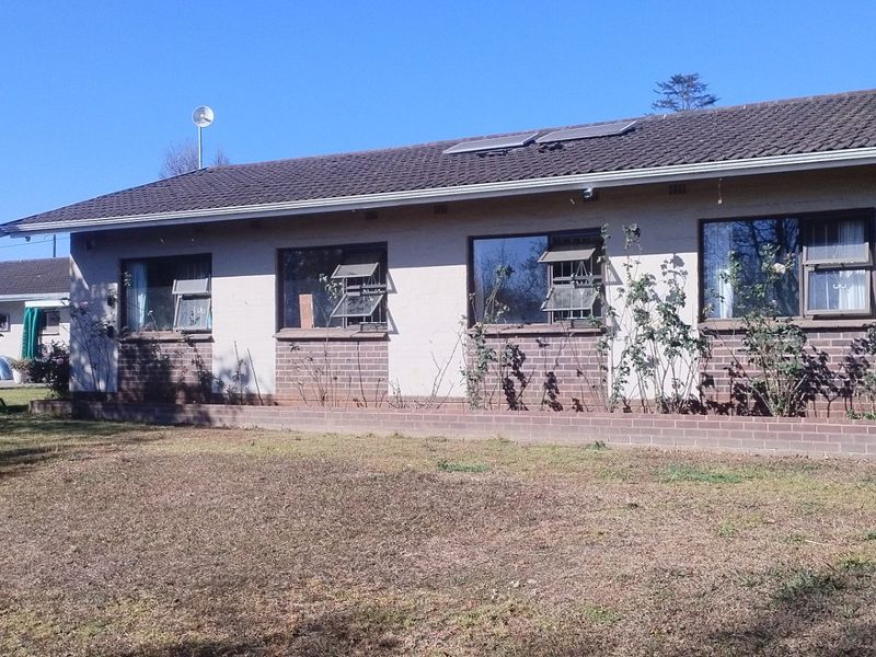 Spacious family house in Merrivale - Photo 1