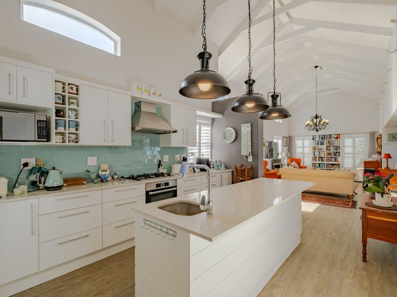 Luxury Coastal Living with Panoramic Ocean Views in Secure Negester North - Photo 4