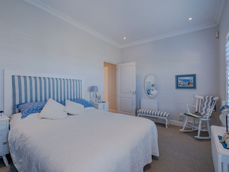Luxury Coastal Living with Panoramic Ocean Views in Secure Negester North - Photo 10