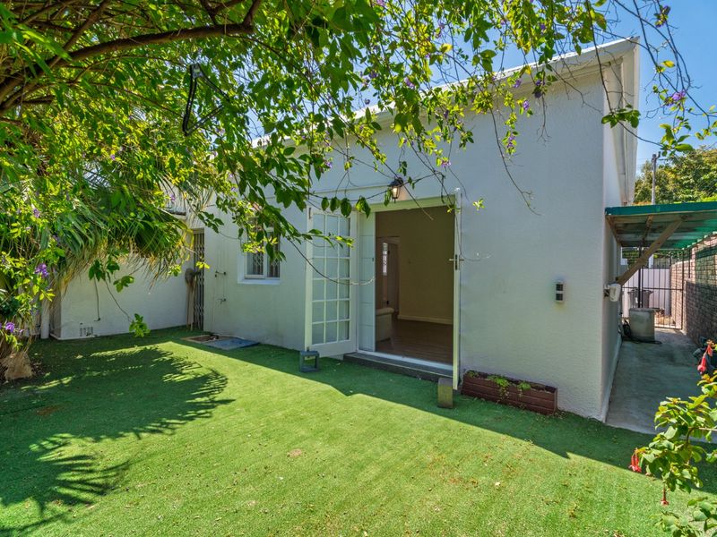 Refined and newlay renovated 2-Bedroom Home with North-West facing garden  - Photo 8
