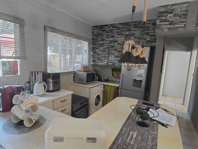 Modern Two-Bedroom Home with Pool - Photo 1