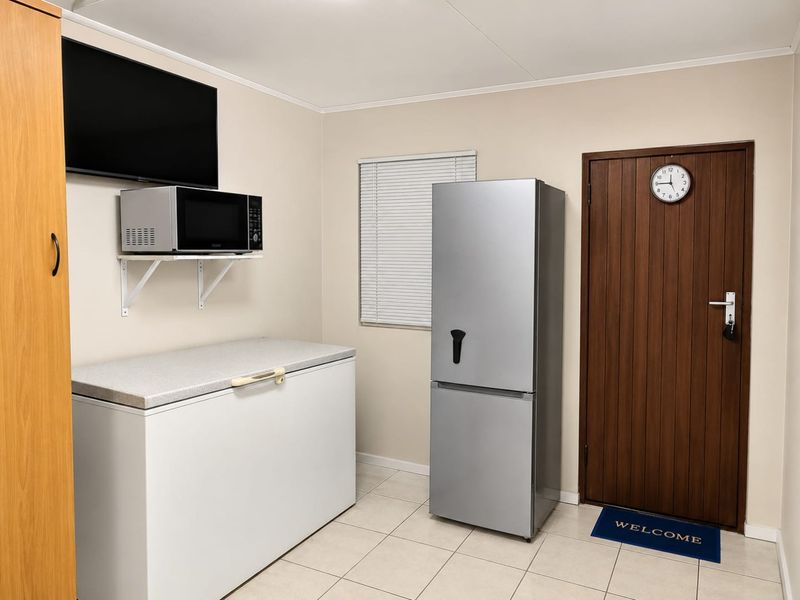 Beautiful 2-Bed Home on Oystercatcher Road Pelican Park - Photo 2