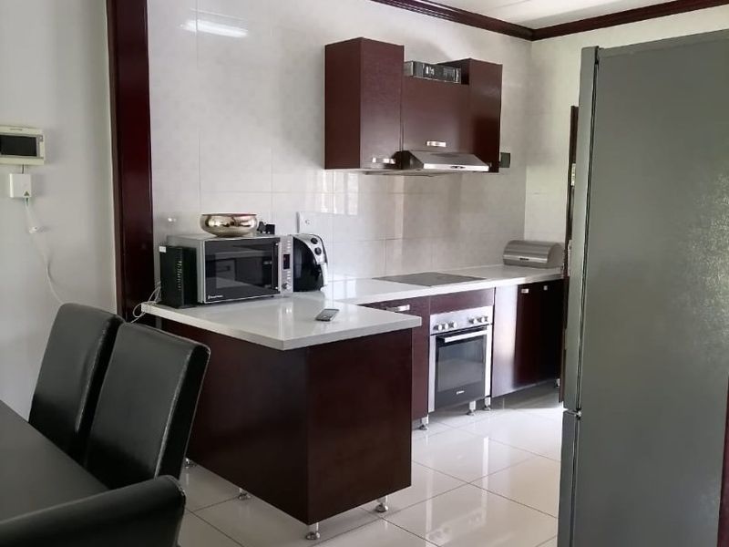 Modern 2-Bedroom Apartment for Sale  - Photo 7
