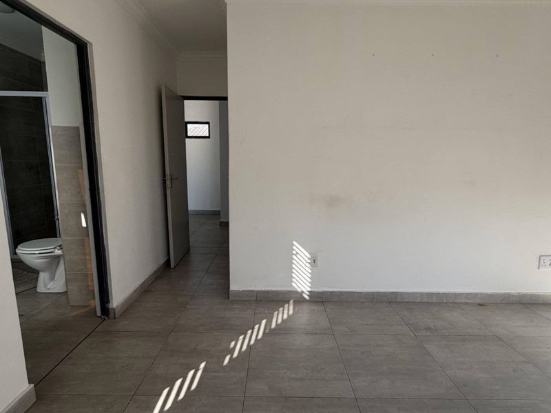 3 Bedroom House for Sale in Rua Vista - Photo 10