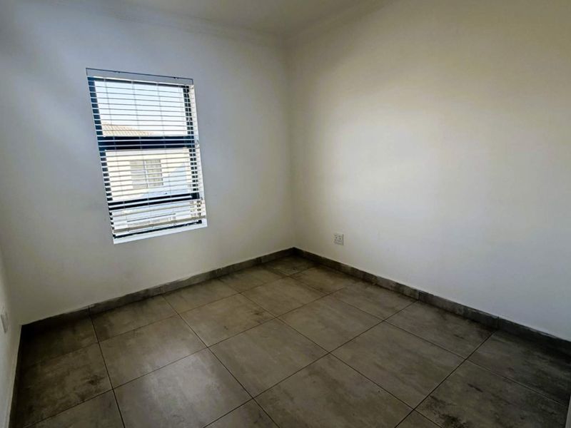 3 Bedroom House for Sale in Rua Vista - Photo 8