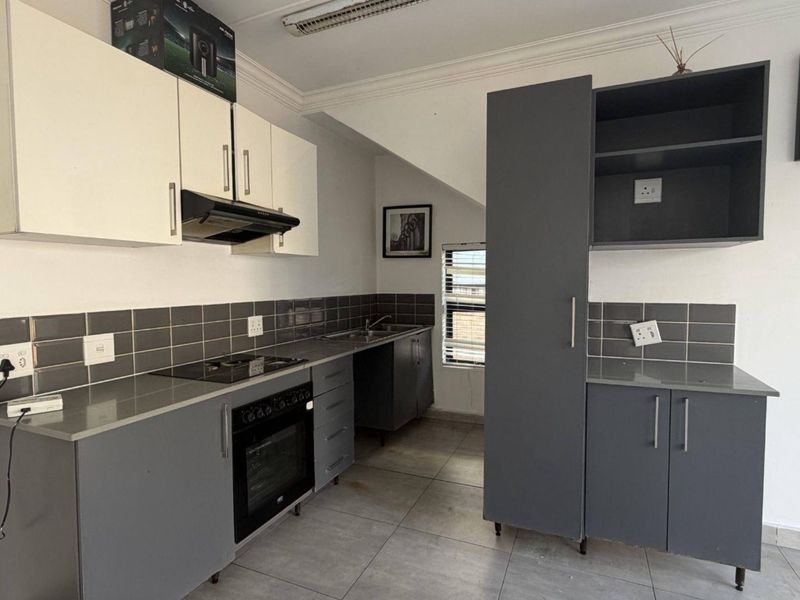 3 Bedroom House for Sale in Rua Vista - Photo 2