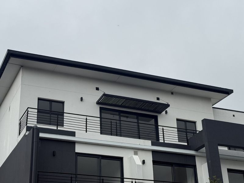 Luxury 2 Bed 2 Bath Penthouse close to UCT - Photo 4