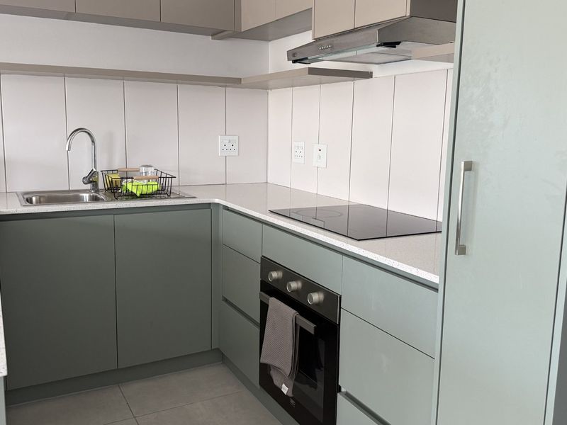 Luxury 2 Bed 2 Bath Penthouse close to UCT - Photo 10