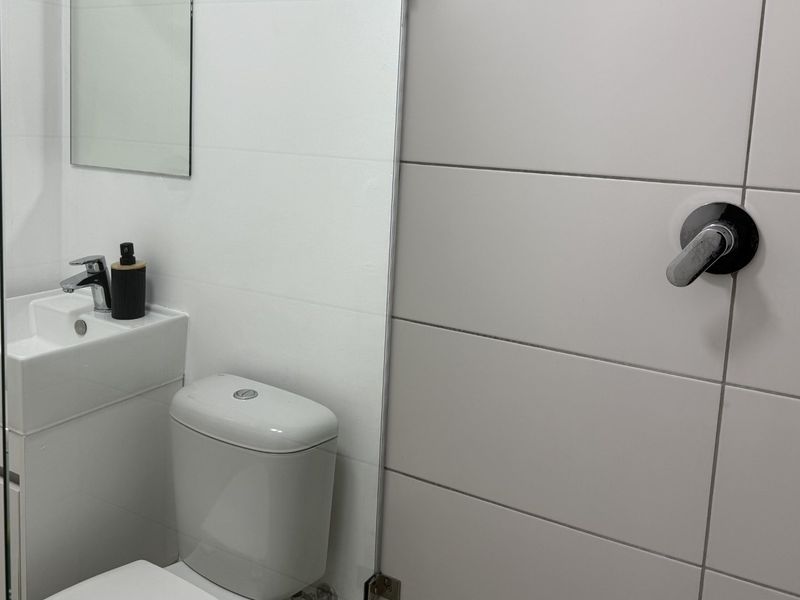 Luxury 2 Bed 2 Bath Penthouse close to UCT - Photo 7