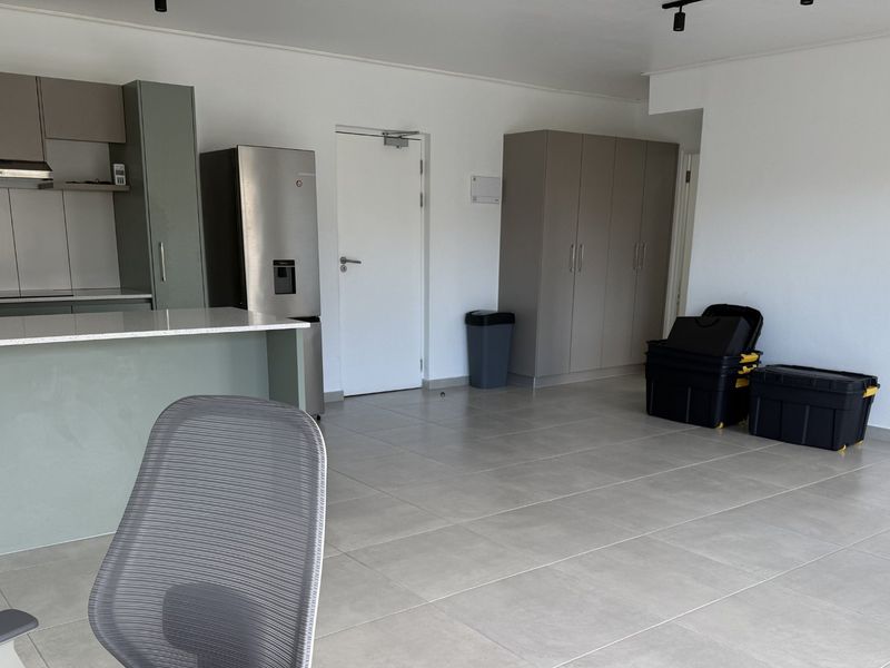 Luxury 2 Bed 2 Bath Penthouse close to UCT - Photo 8