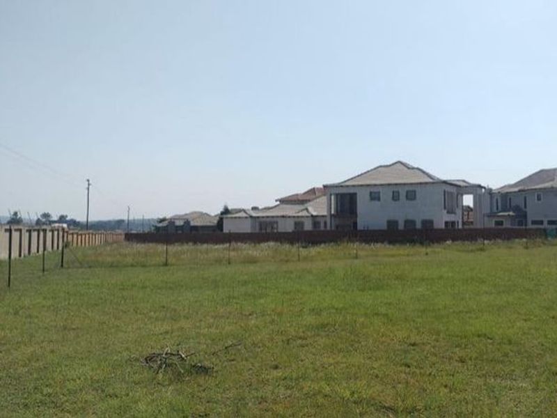 Prime Stand In A Secure Estate... - Photo 6