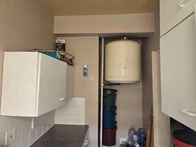 1 Bedroom apartment for sale in Muckleneuk Sunnyside  - Photo 3