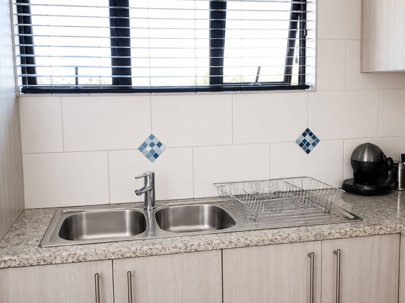4 Bedroom House for Sale in Mdantsane  - Photo 2