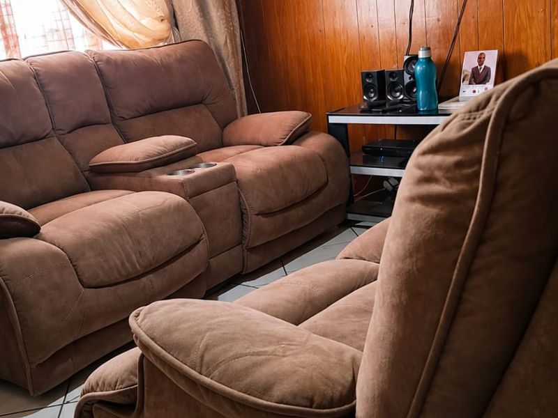 4 Bedroom House for Sale in Mdantsane  - Photo 6