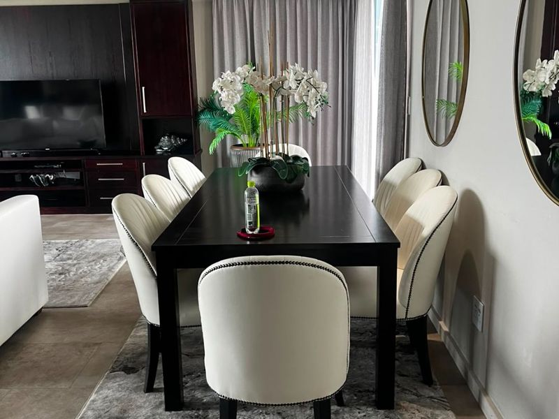 Luxury Beachfront Penthouse for Sale in Table View, Blouberg - Photo 2