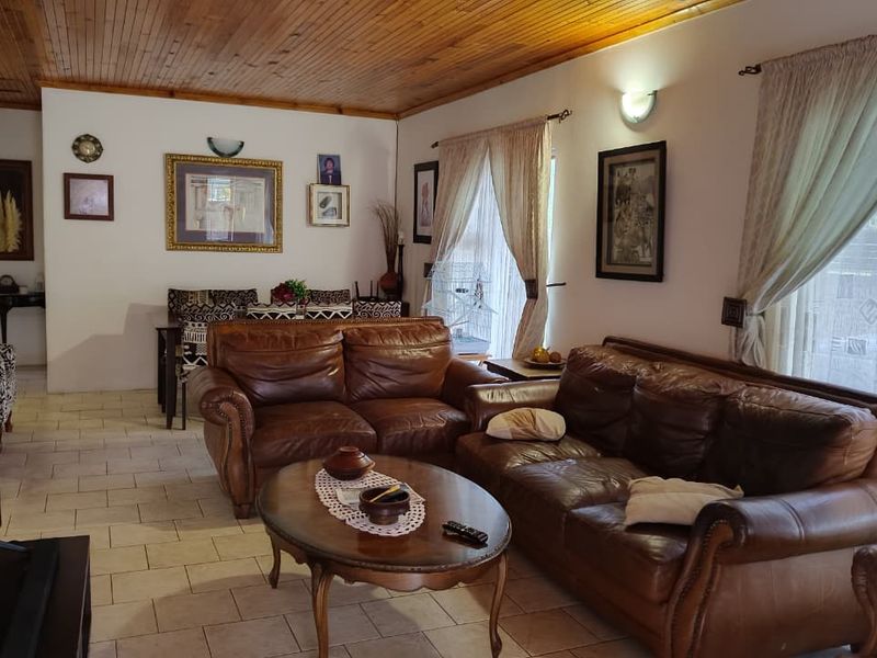 A 3 Bedroom family home close to the beach - Photo 4