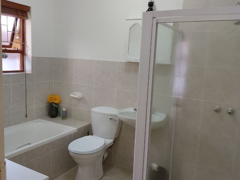 A 3 Bedroom family home close to the beach - Photo 6