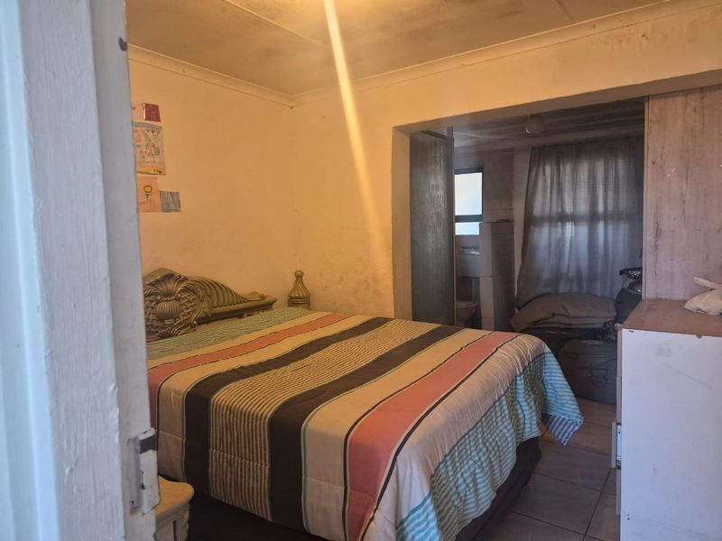 Family home with 2 one-bedroom flatlets - Photo 6